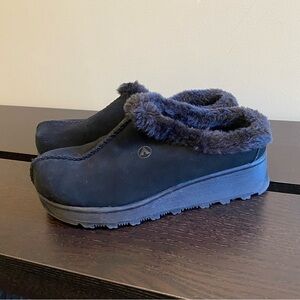 *2/$20 or 3/$25* Black Suede Clogs with fluffy lining